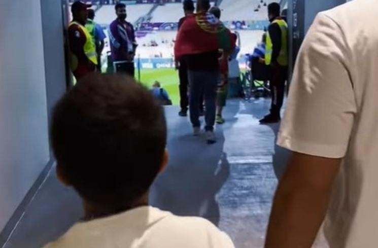 Potret anak Nikita Mirzani nonton Piala Dunia di Qatar. (Instagram/@nikitamirzanimawardi_172)