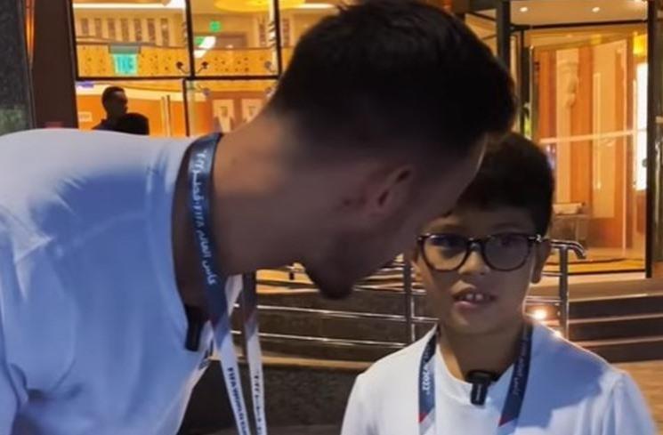 Potret anak Nikita Mirzani nonton Piala Dunia di Qatar. (Instagram/@nikitamirzanimawardi_172)
