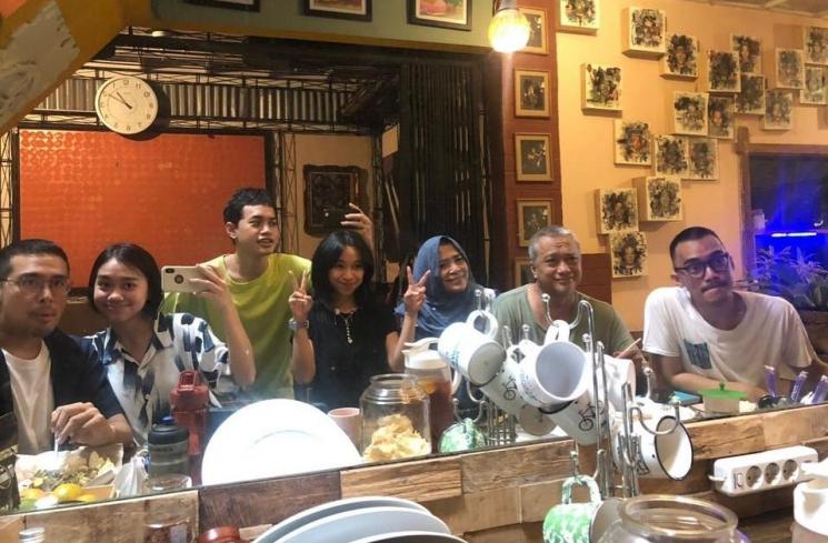 Rumah Tangga Dik Doank Bareng 2 Istrinya. (Instagram/myrnayuanita)