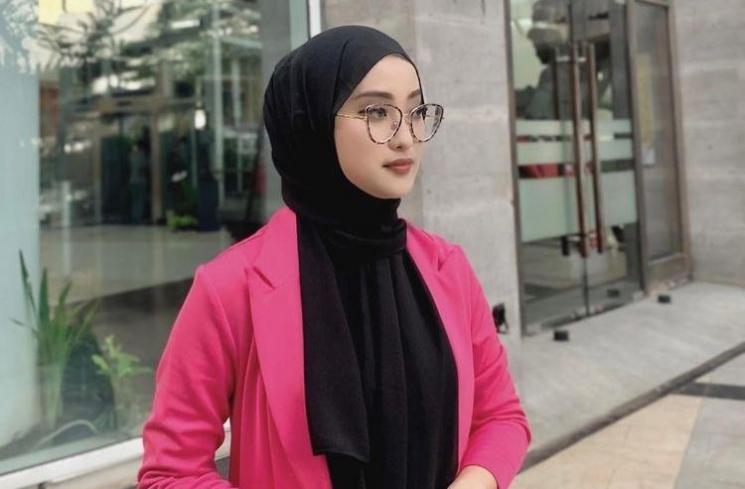 Potret Calon Asisten Raffi Ahmad. (Instagram/evelineolivias)