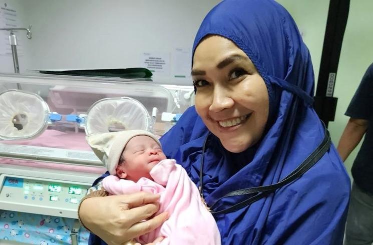 Potret Baby Sumehra Putri Syifa Adik Ayu Ting Ting (instagram/@mom_ayting92_ )