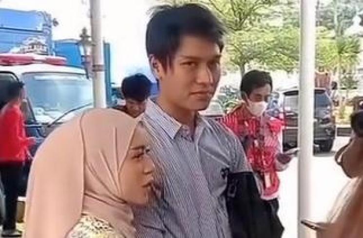Lesti Kejora dan Rizky Billar (instagram/@pembasmi.kehaluan.reall)