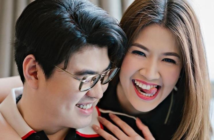Potret Asty Ananta dan Suami Tajir (instagram/@asty_ananta)