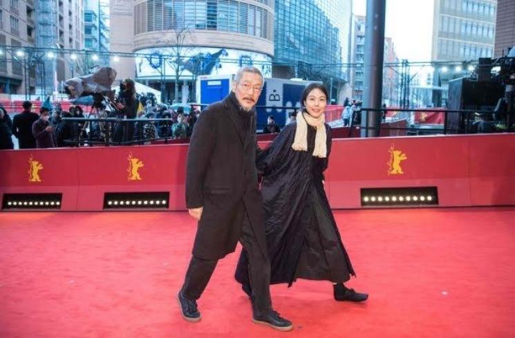 pasangan kumpul kebo Hong Sang Soo dan Kim Min Hee (Koreaboo)
