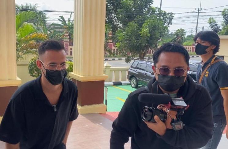Antonio Dedola, Pacar Nikita Mirzani di Pengadilan Negeri Serang. (MataMata.com/Adiyoga Priyambodo)