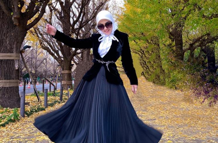 Potret Syahrini asyik belanja berlian. (Instagram/@princessyahrini)