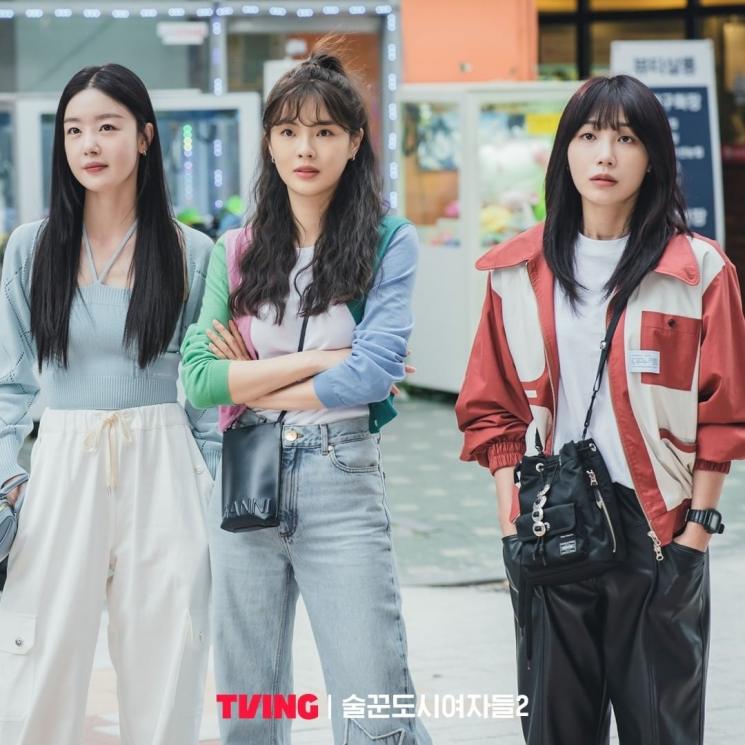 Pesona Han Sun Hwa di Work Later Drink Now Season 2 (Instagram/@tving.official)
