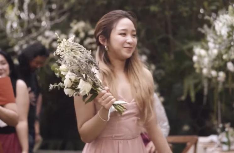 Potret artis Korea kondangan di Indonesia (YouTube/Kiana Karang)