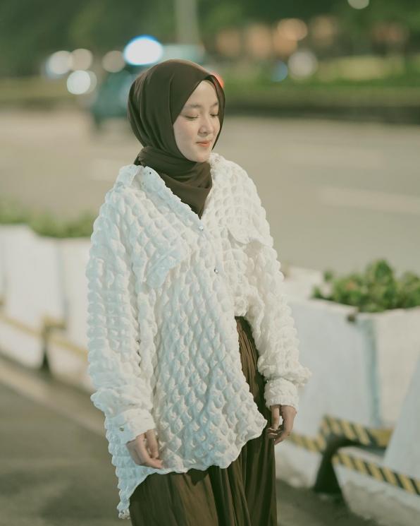 Gaya busana Nissa Sabyan. (Instagram/@nissa_sabyan)