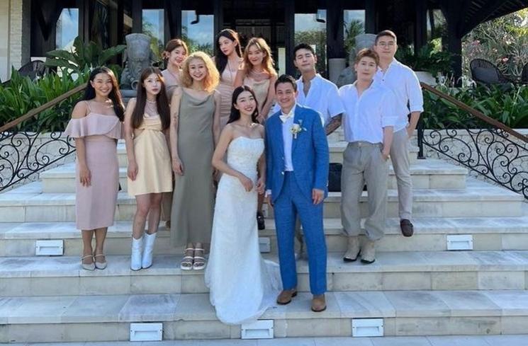 Potret artis Korea kondangan di Indonesia (Instagram/gwtbutterflytts)