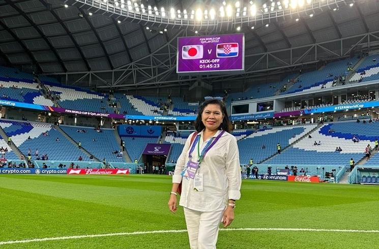 Potret Istri Hotman Paris Nonton Piala Dunia di Qatar (instagram/@hotmanparisofficial)