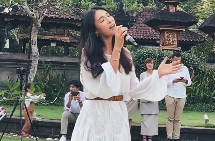 Potret artis Korea kondangan di Indonesia (SBS Night of Entertainment)