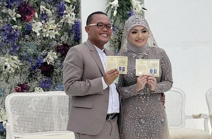 Perceraian Artis Paling Heboh dan Mengejutkan 2022. (Instagram/ferdinan_sule)