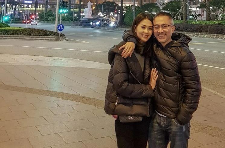 Potret Lukman Sardi bareng istri cantik. (Instagram/@lukmansrd)