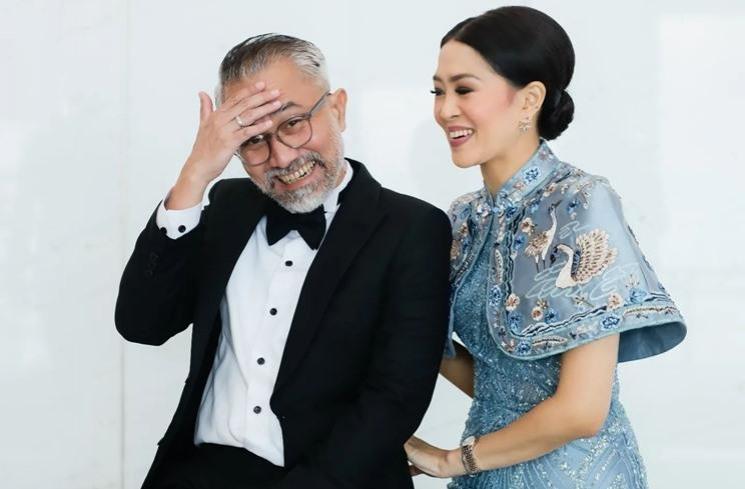 Potret Lukman Sardi bareng istri cantik. (Instagram/@lukmansrd)