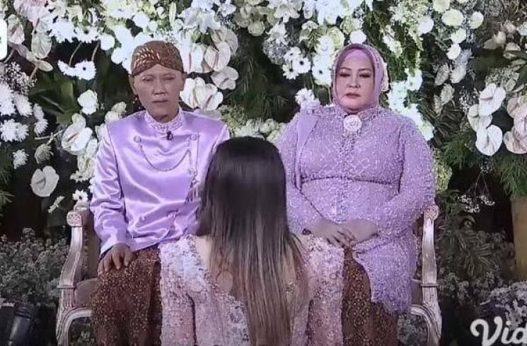 Potret Artis Jalani Sungkeman Jelang Nikah (YouTube/Vidio)