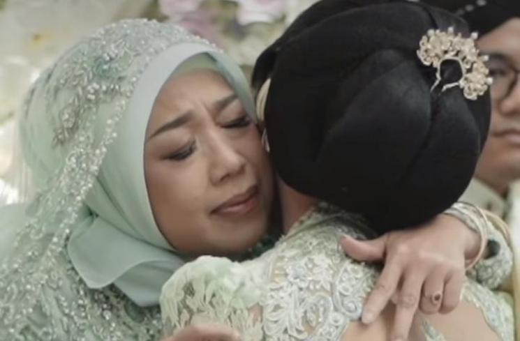 Potret Artis Jalani Sungkeman Jelang Nikah (Instagram/erinagudono)