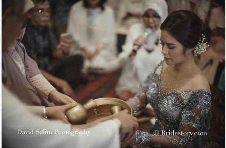 Potret Artis Jalani Sungkeman Jelang Nikah (Instagram/raisa6690)