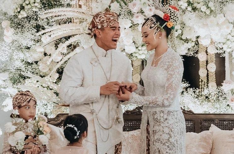 Detail Penampilan Erina Gudono saat Akad Nikah (Instagram/@morden.co)