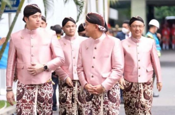 Potret Artis dan Petinggi di Akad Nikah Kaesang. (Instagram/ykhendrawan)