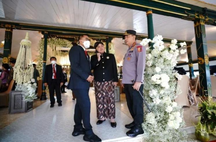 Potret Artis dan Petinggi di Akad Nikah Kaesang. (Instagram/listyosigitprabowo)