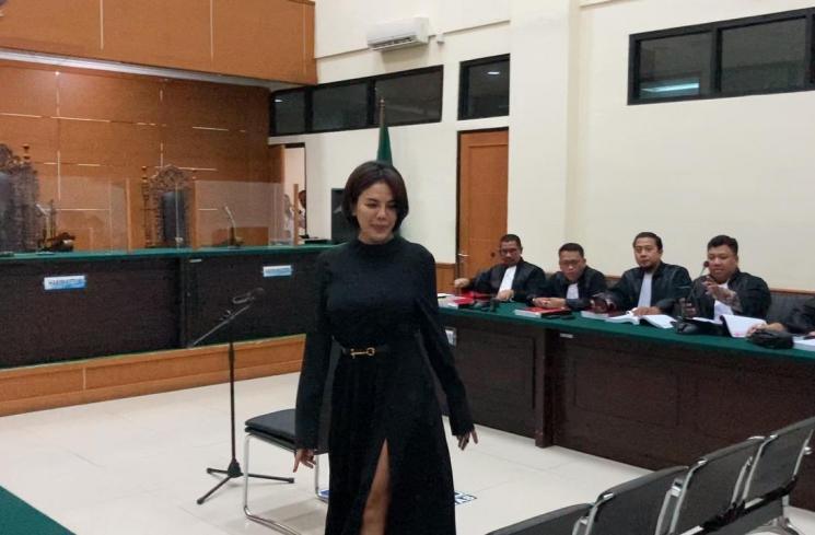 Nikita Mirzani di Pengadilan Negeri Serang. (MataMata.com/Adiyoga Priyambodo)