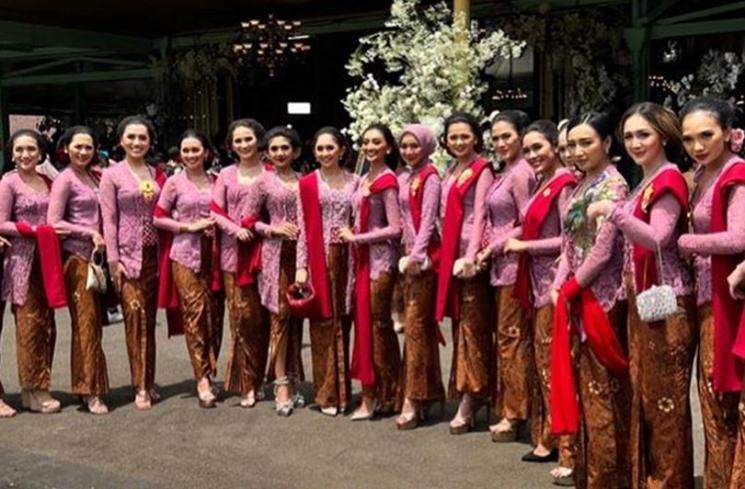 Momen Finalis Puteri Indonesia Jadi Bridesmaid Erina Gudono. (Instagram/eggyfegri)