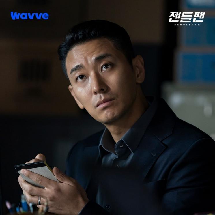 Adu Peran Pemain Film Gentleman (Instagram/@wavve.official)