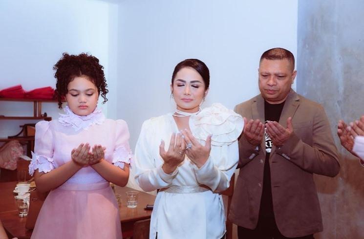 Amora Lemos Launching Lagu. (Instagram/@krisdayantilemos)