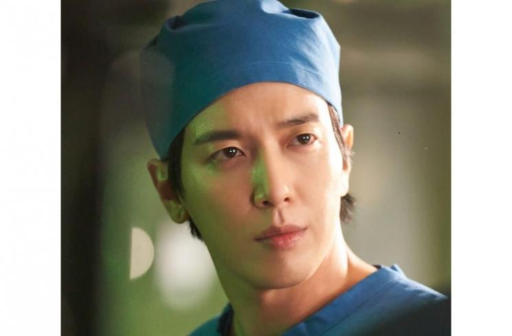 Potret Jung Yong Hwa di Brain Cooperation (Instagram/@kbsdrama)
