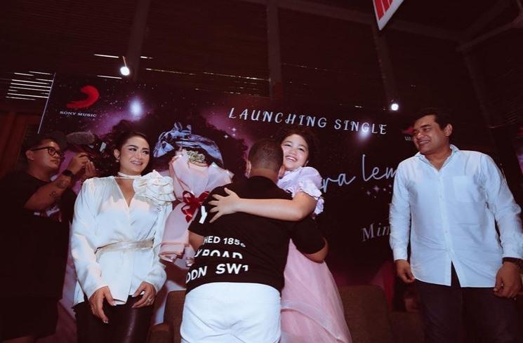 Amora Lemos Launching Lagu. (Instagram/@krisdayantilemos)