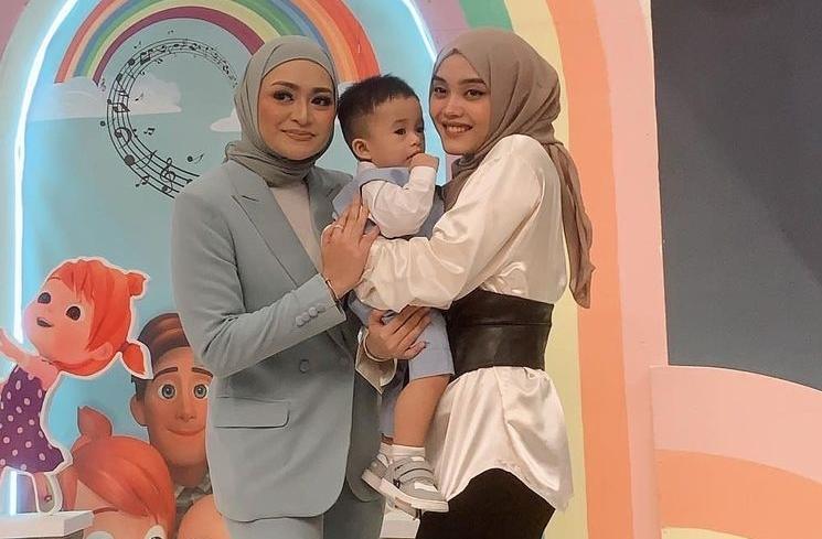 Potret Seleb di Ultah Adzam (Instagram/@putridelinaa)