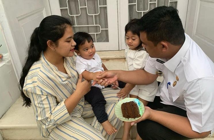 Gaya Kahiyang Ayu Momong Al Nahyan (instagram/@ayanggkahiyang)