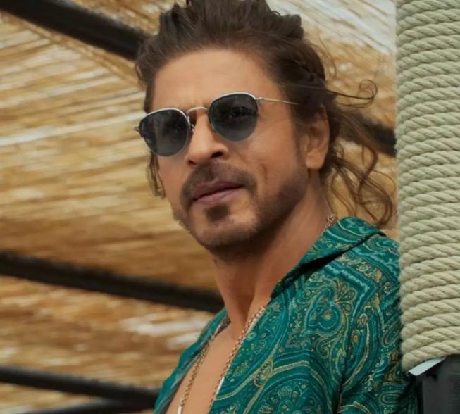 Potret Terkini Shah Rukh Khan dengan Perut Roti Sobek. (Instagram/iamsrk)