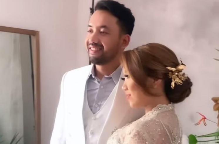 Potret Prewedding Kiky Saputri. (Instagram/revalhairstylist)