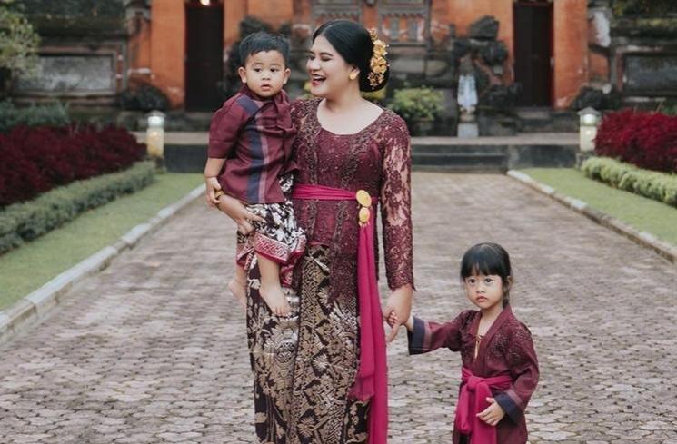 Gaya Kahiyang Ayu Momong Al Nahyan (instagram/@ayanggkahiyang)