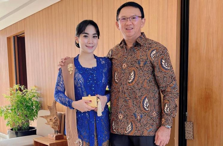 Potret anggun Puput istri Ahok saat kondangan. (Instagram/@btpnd)