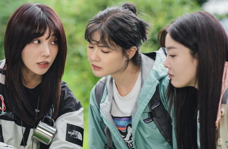 Pesona Jung Eun Ji di Work Later Drink Now Season 2 (Instagram/@tving.official)