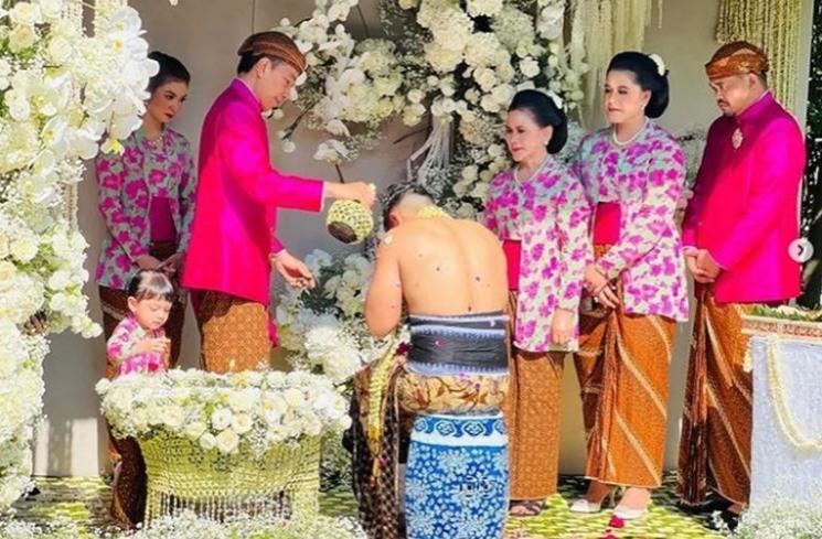 Perjalanan Cinta Jokowi dan Iriana. (Instagram/jokowi)