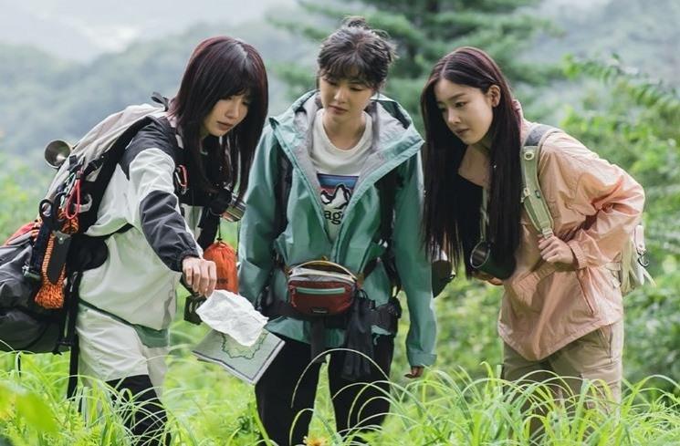 Pesona Jung Eun Ji di Work Later Drink Now Season 2 (Instagram/@tving.official)