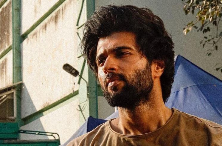 Aksi Artis Bollywood Paling Mengejutkan 2022. (Instagram/thedeverakonda)