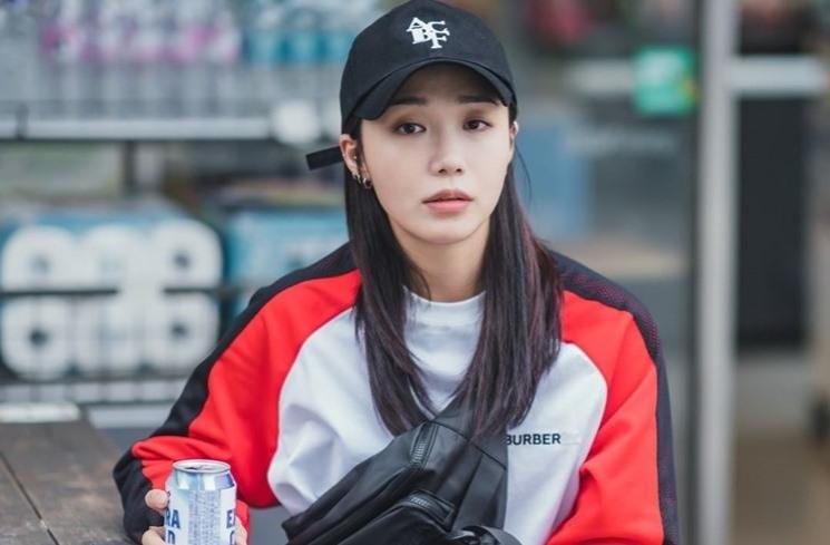Pesona Jung Eun Ji di Work Later Drink Now Season 2 (Instagram/@tving.official)