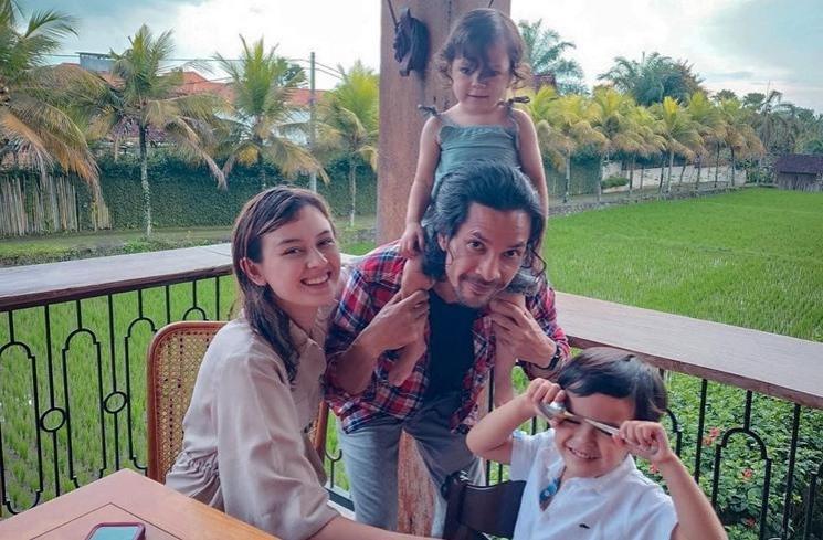 Artis Menikah di Hari Ulang Tahun. (Instagram/@edward_akbar)