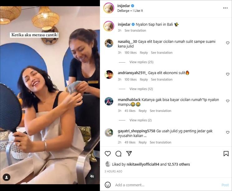 Jessica Iskandar pamer nyalon di Bali. (Instagram/@inijedar)