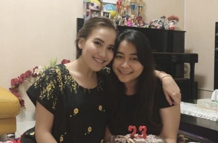 Artis Hobi Pakai Daster (instagram/@ayutingting92)