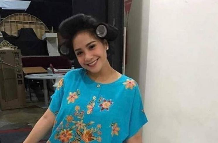 Artis Hobi Pakai Daster (instagram/@raffinagita1717)