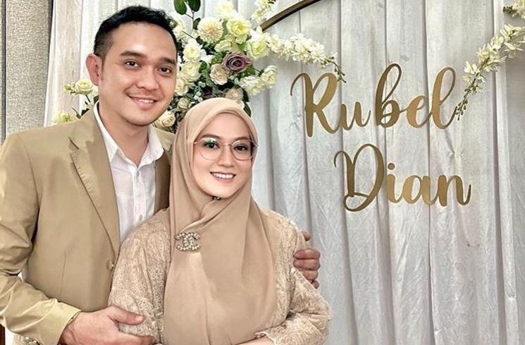 Artis Berseteru dengan Keluarga. (Instagram/lyravirna)