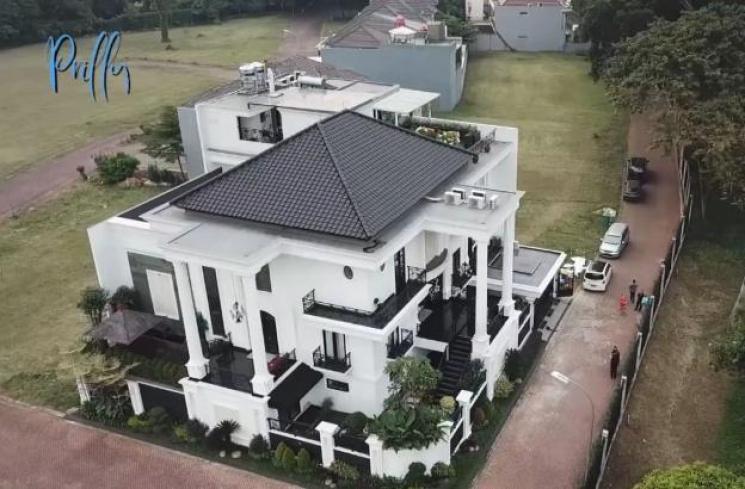 Harga Rumah Mewah Artis Indonesia. (Youtube/Prilly Latuconsina)