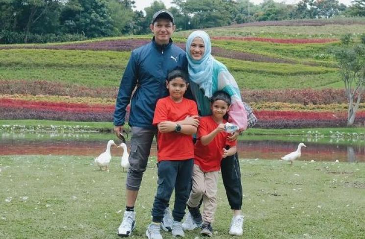 Potret Harmonis Dude Harlino dan Alyssa Soebandono. (Instagram/ichasoebandono) 