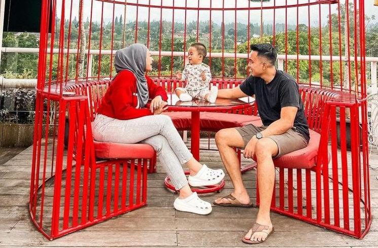 Gaya Pacaran Nathalie Holscher. (Instagram/nathalieholscher)